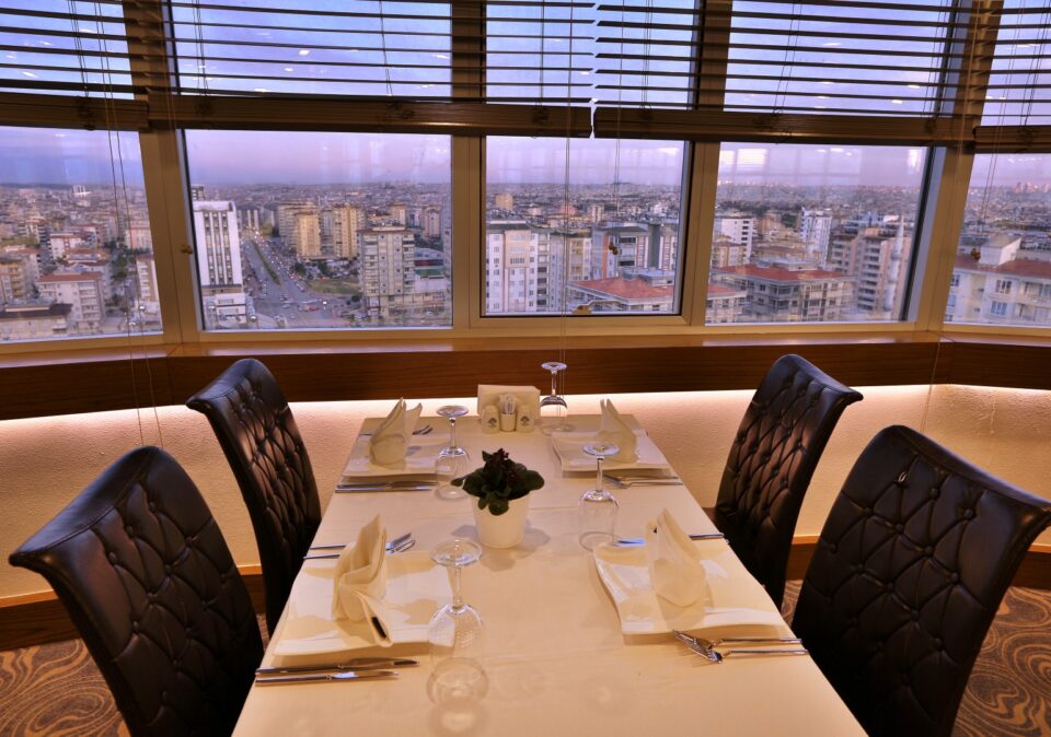 RESTAURANT (2)